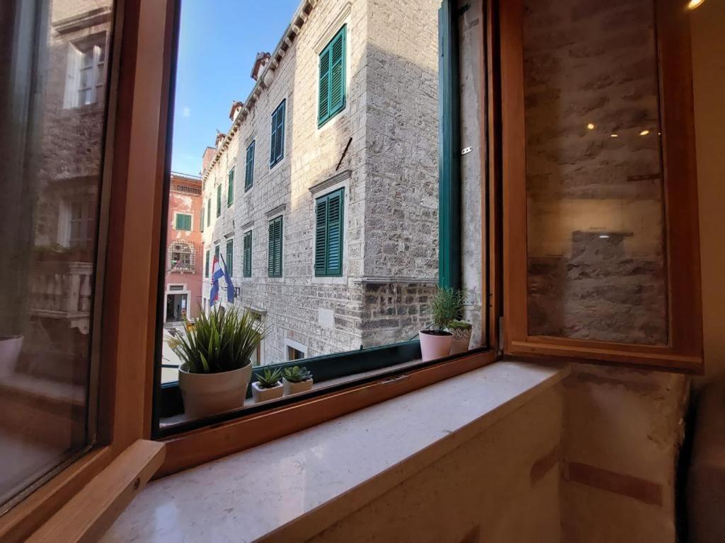 Central Palace Apartment Σίμπενικ Εξωτερικό φωτογραφία