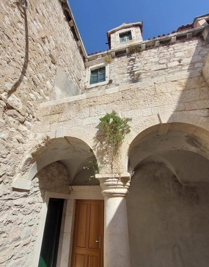 Central Palace Apartment Σίμπενικ Εξωτερικό φωτογραφία