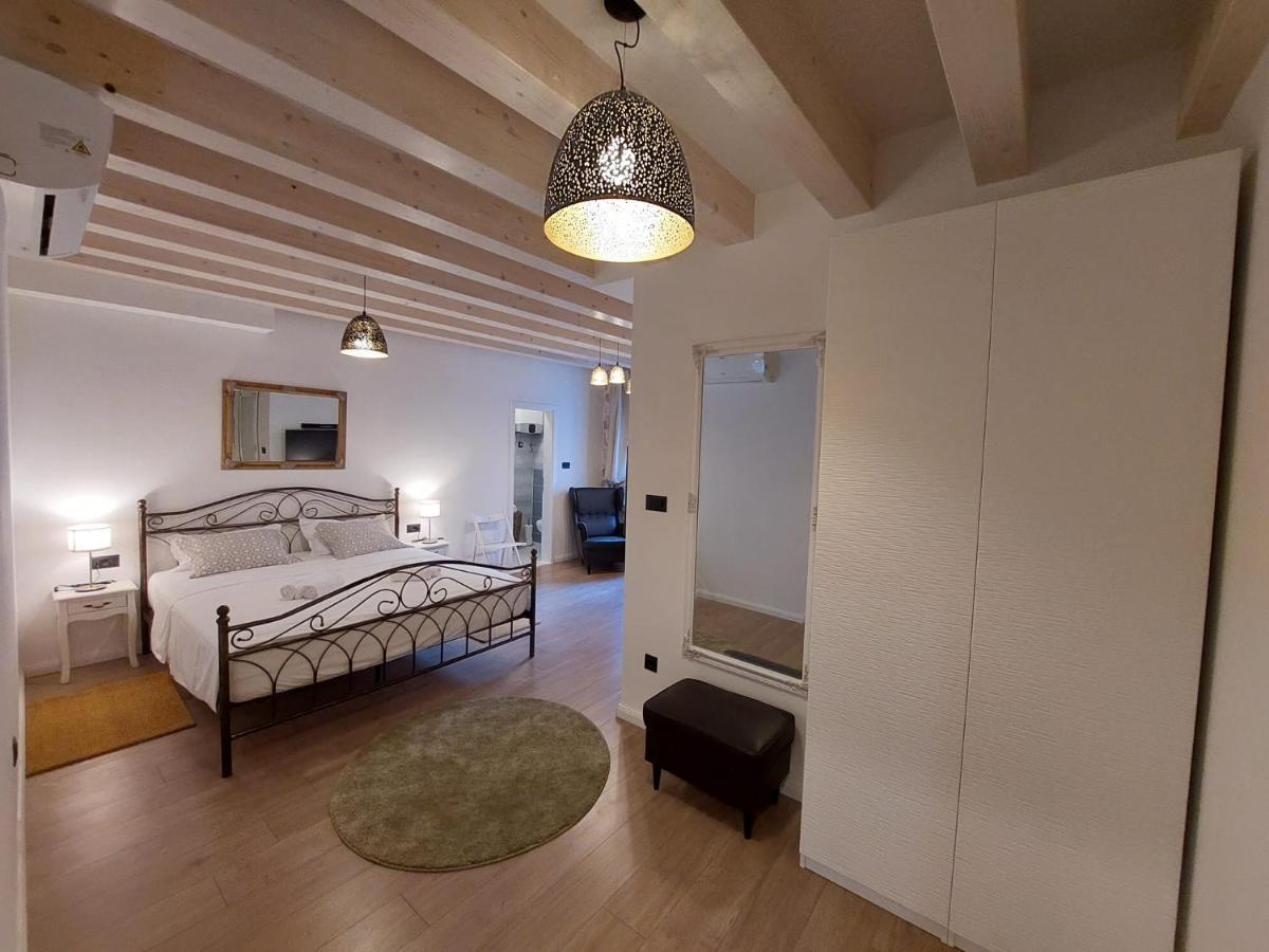 Central Palace Apartment Σίμπενικ Εξωτερικό φωτογραφία