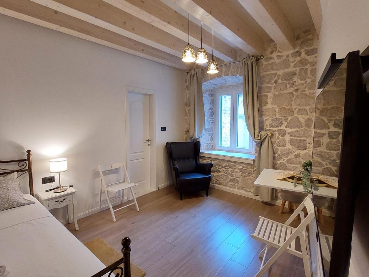 Central Palace Apartment Σίμπενικ Εξωτερικό φωτογραφία