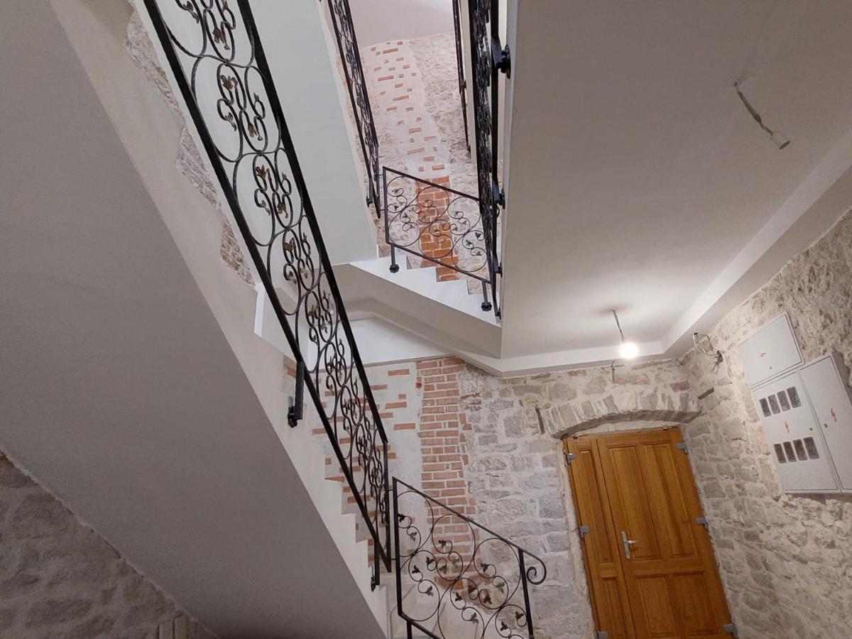 Central Palace Apartment Σίμπενικ Εξωτερικό φωτογραφία