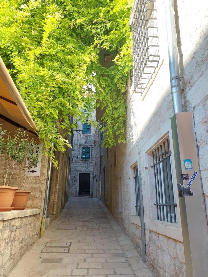 Central Palace Apartment Σίμπενικ Εξωτερικό φωτογραφία