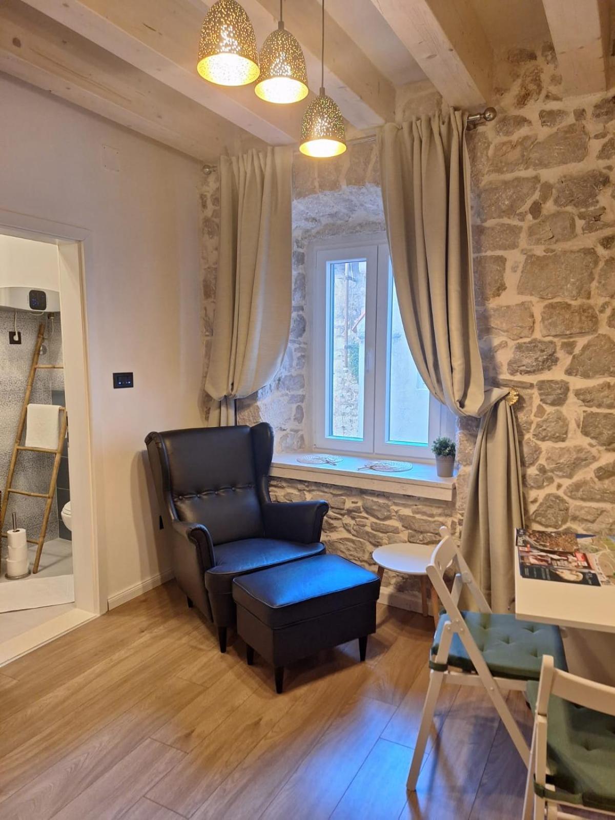 Central Palace Apartment Σίμπενικ Εξωτερικό φωτογραφία