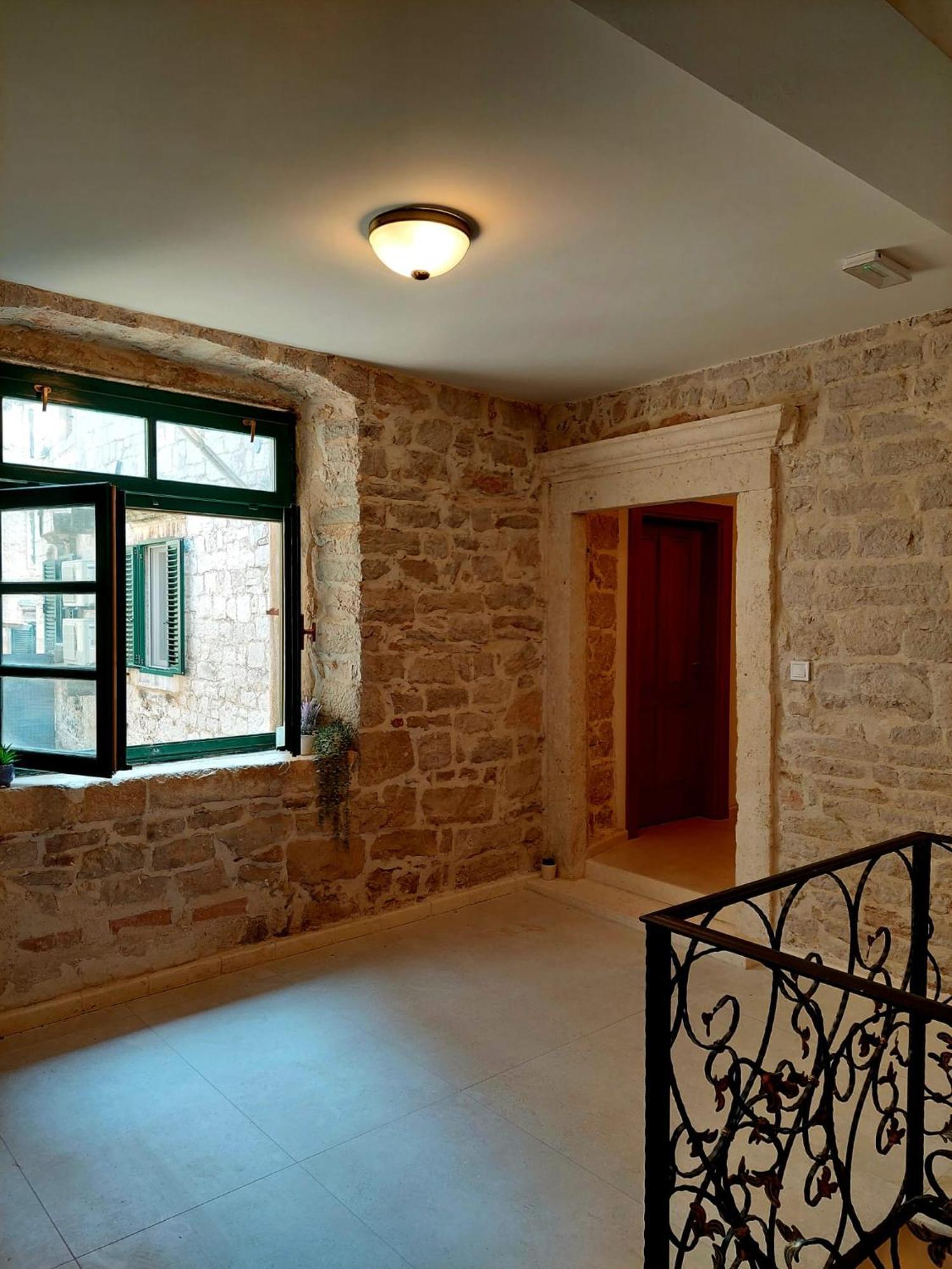 Central Palace Apartment Σίμπενικ Εξωτερικό φωτογραφία