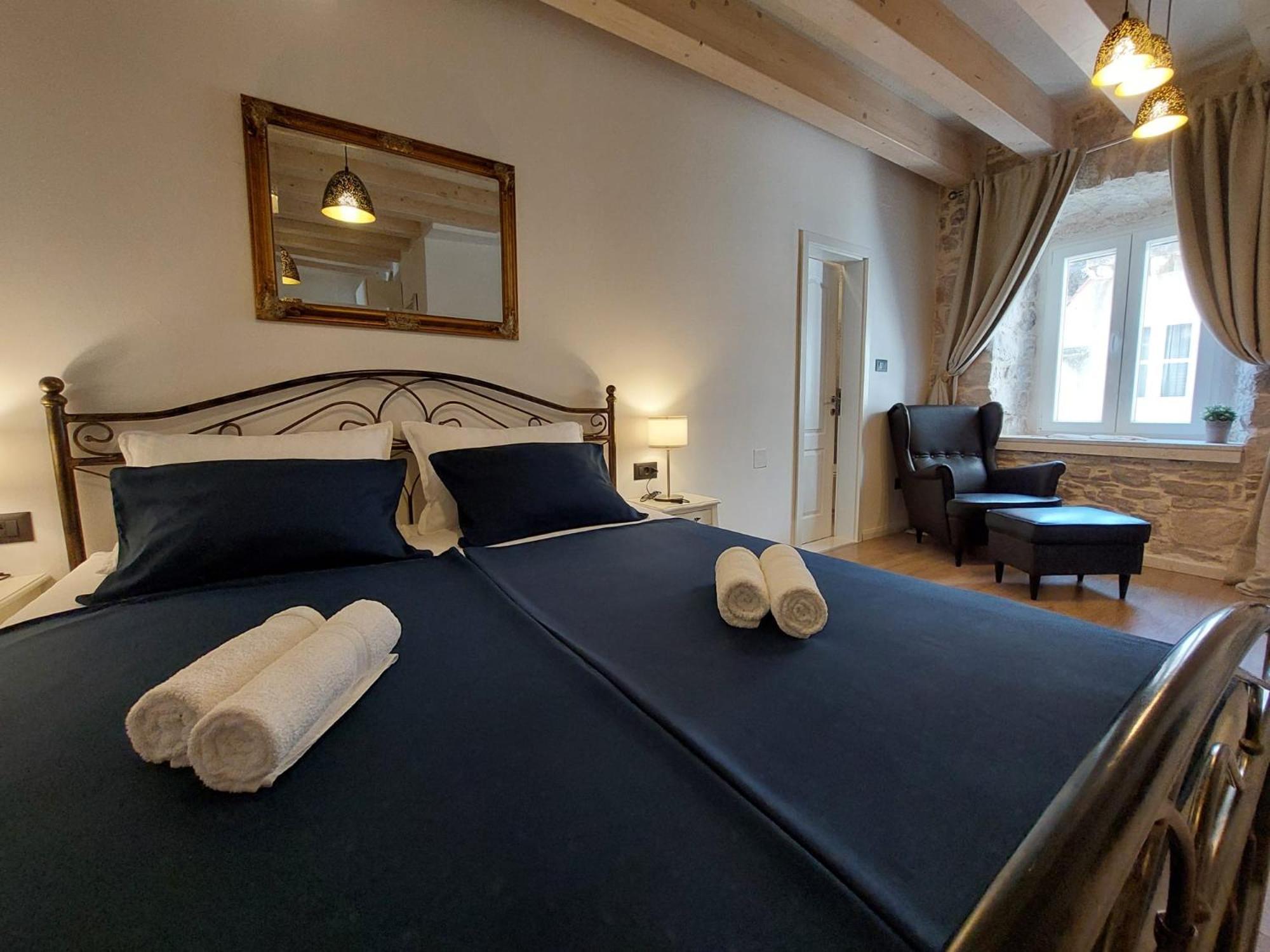 Central Palace Apartment Σίμπενικ Εξωτερικό φωτογραφία